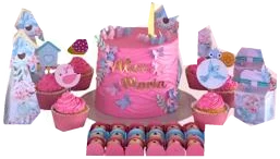 Kit festa da New Doces com bolo rosa, cupcakes e caixas decoradas
